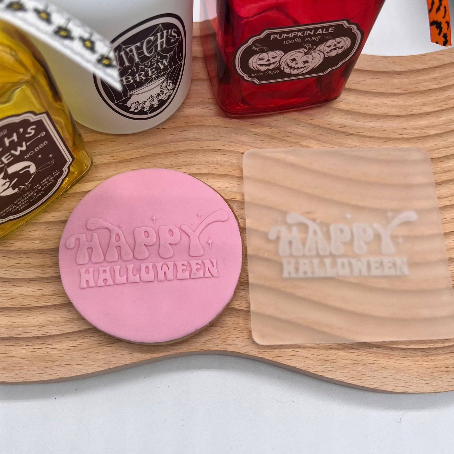 Retro Happy Halloween Embosser - Cake Topper Warehouse
